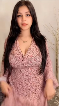 MomKistory, 20, India