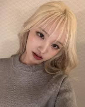 Damila, 21, South Korea