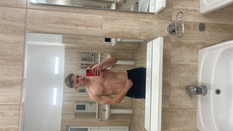 Andrei Drimus, 18, Bulgaria