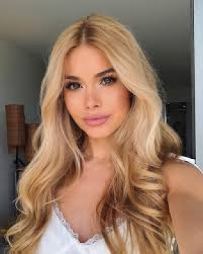 Emma, 23, United States