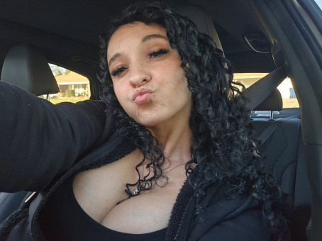 Ellen, 32, United States