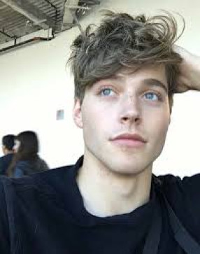 Leo Vinite, 21, Brazil
