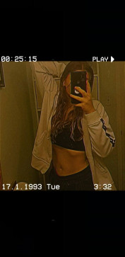 Sara, 18, Canada