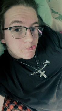 Zenzu, 18, United States