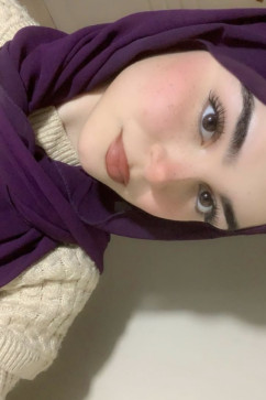 Yousra Mekri, 22, Tunisia
