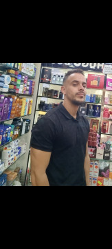 Laki Lok, 30, Algeria