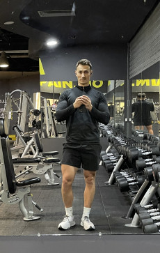 Luca, 29, Romania