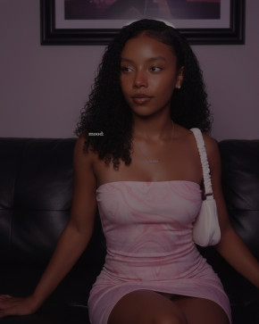 Mary Pires, 18, Brazil