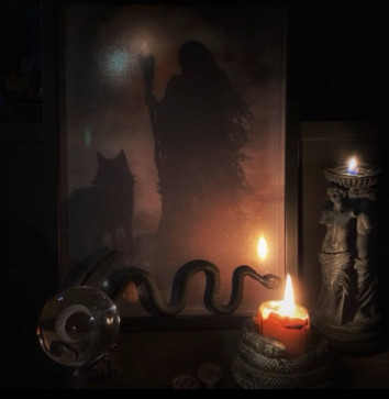 HekatesMoon, 21