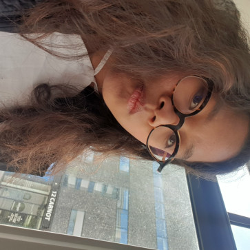 Lu Wei Wei, 19, France
