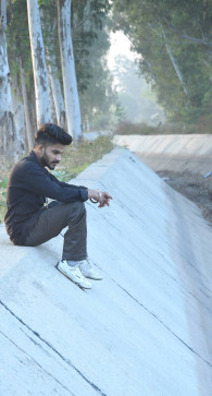 SUNNY, 22, India