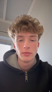 Alex11, 18, Belgium