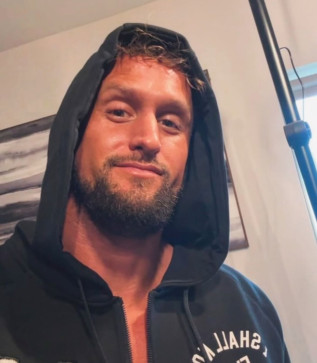 B, 35, United States