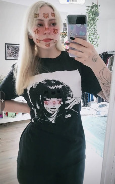 Lovemysis13, 18, Germany