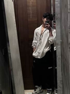 Leo V, 18, India