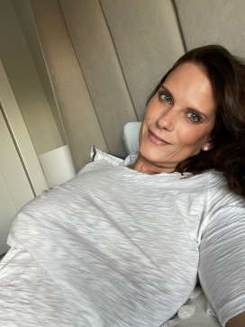 Amelia, 40, United States