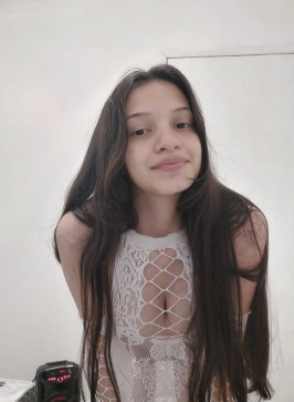 Sasha, 19, India