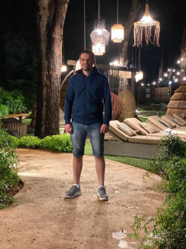 J X, 33, United States