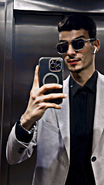 Huis, 26, Libya