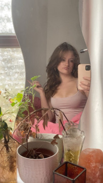 Sasha, 19, Denmark