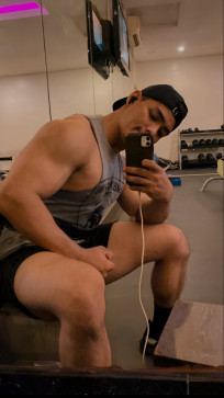 Mr BEAST, 25