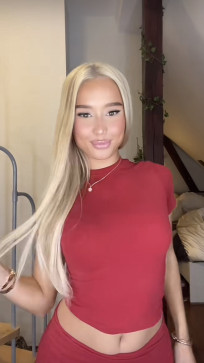 Clara, 21, Netherlands