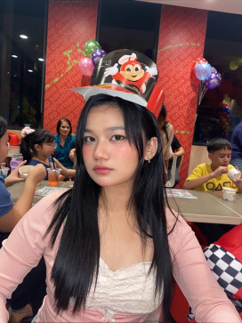 Julia Claire, 18, Philippines