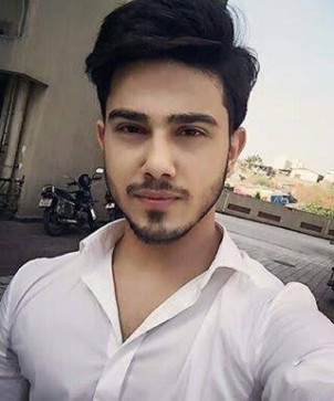 Arsh, 24, India