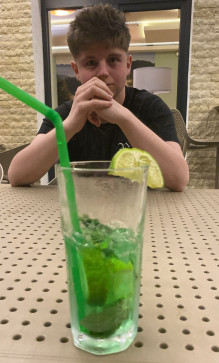 Jon, 18, Romania