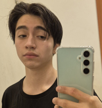 Javier, 22, Chile