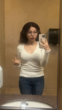 Toetallyrue, 19, United States