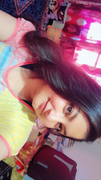 Tanish, 18, India