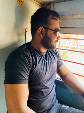 Rinku Koli, 24, India
