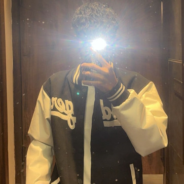 Shjn, 19, India