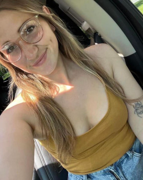 Victoria Kate, 32, United States