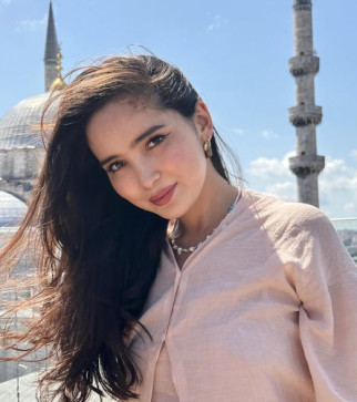 Melly, 28, France