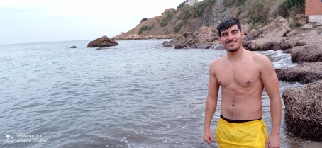 Yahya Bnk, 27, Algeria