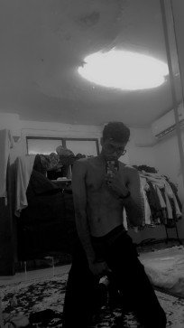 Adunya, 20, Qatar