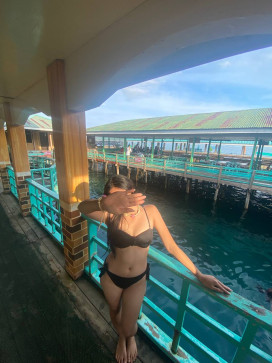 Cee, 18, Philippines