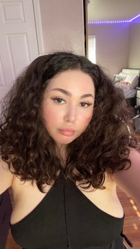Anna Sandra, 25, United States