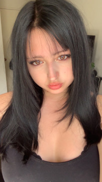 Elissa, 18, New Zealand