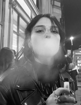 Emma, 20, Algeria