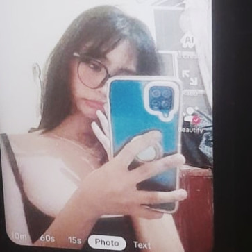 Iya, 18, Philippines