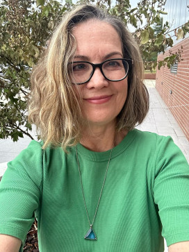 Gloria, 43, United States