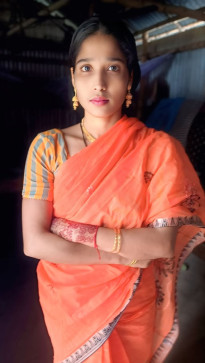 Farah, 24, India