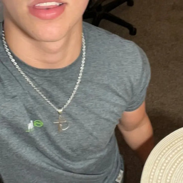 NeedMoms, 18, United States