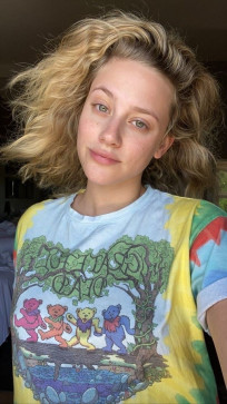 Scarlet, 35, United States