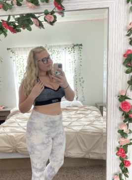 Charlotte Clary, 30, United States