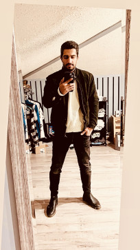 Django, 30, Canada