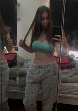 Layla, 18, Ireland
